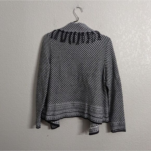 Chico's Woman Black White Striped Cardigan Wrap Sweater Fringe Shawl Neck M/8 - Picture 3 of 9